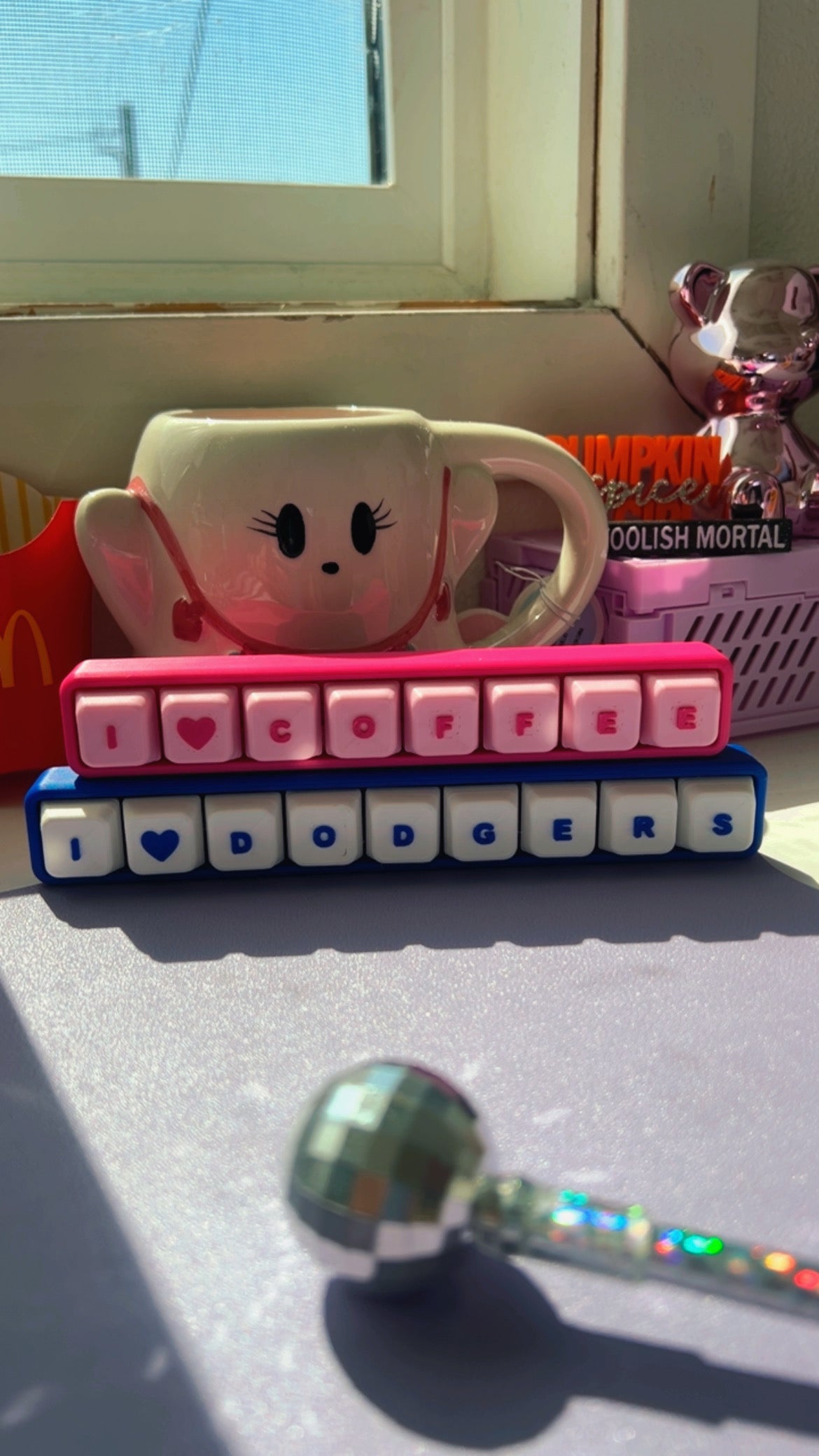 KEYBOARD CAPS CLICKER