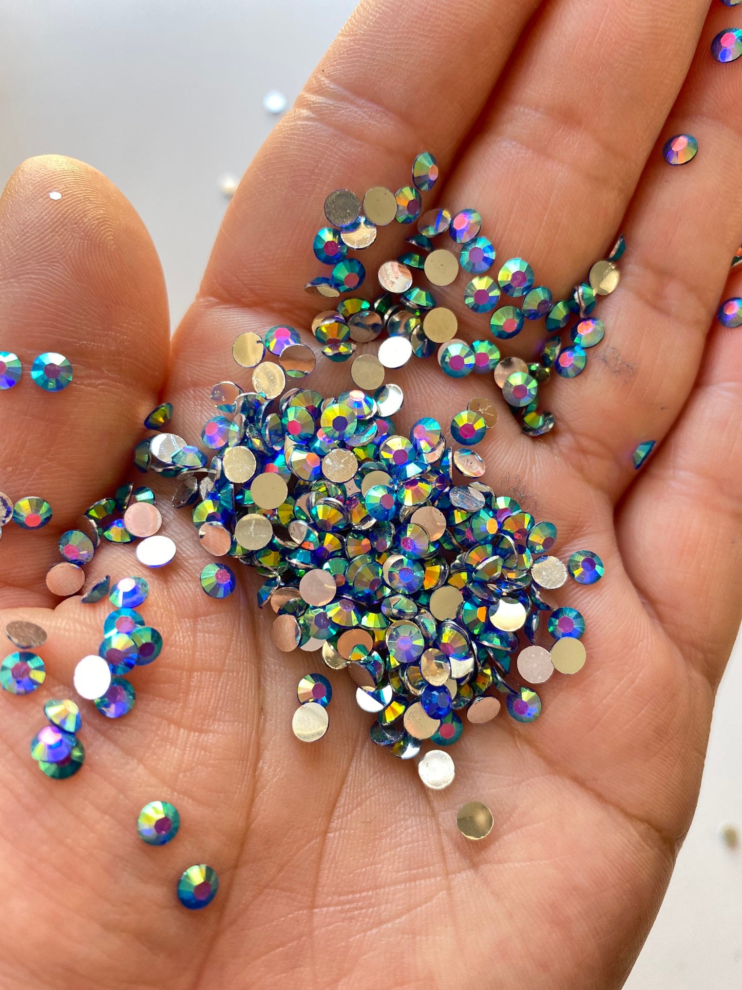 OIL SLICK. blue green  iridescent 5mm 4mm rhinestones beads