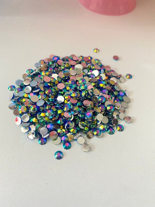 OIL SLICK. blue green  iridescent 5mm 4mm rhinestones beads